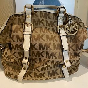 Michael Kors bedford logo handbag
